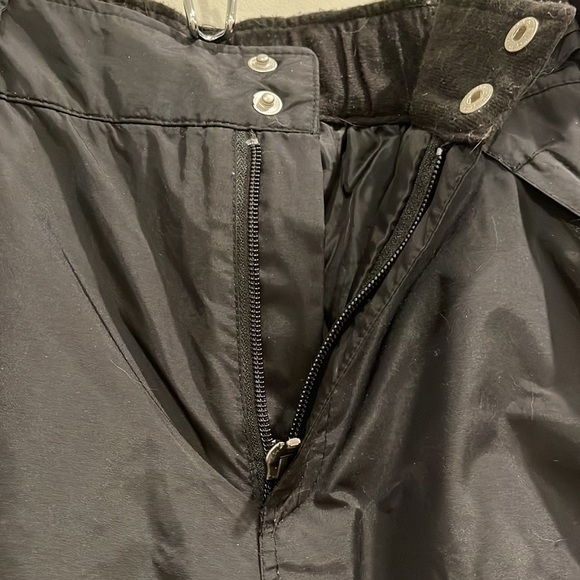 Rawik snow and ski pants.  Young large. Black. Waterproof. - Picture 5 of 9
